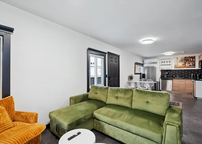 Wellness And Retreat Sleeps 19 Holiday home