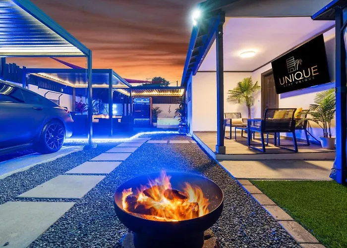 Holiday home Wellness And Retreat Sleeps 19