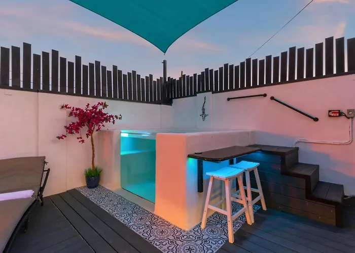 Wellness And Retreat Sleeps 19 Holiday home