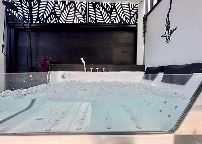 Holiday home Wellness And Retreat Sleeps 19