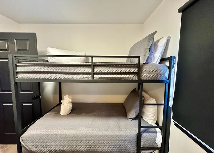 Wellness And Retreat Sleeps 19 *