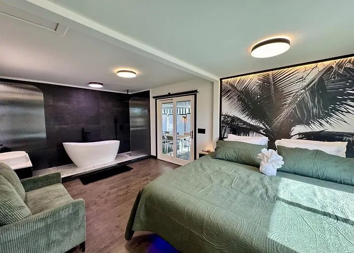 Wellness And Retreat Sleeps 19 * Phoenix